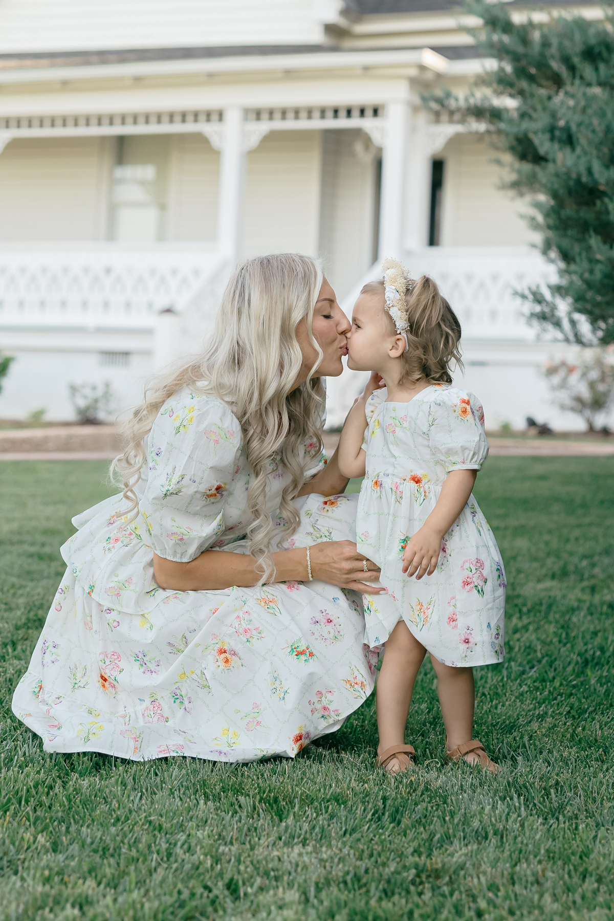 The Top for Mome Set with Nursing Zippers in Birth Flowers