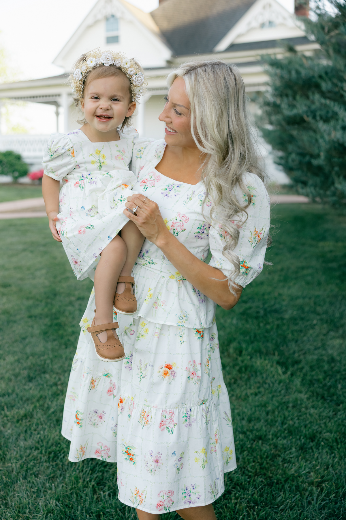 The Top for Mome Set with Nursing Zippers in Birth Flowers