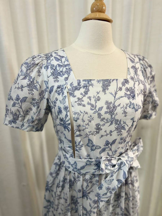 D31: Versa Cotton Dress with Nursing in Blue Toile Butterfly, Size M (Slightly Imperfect Product)