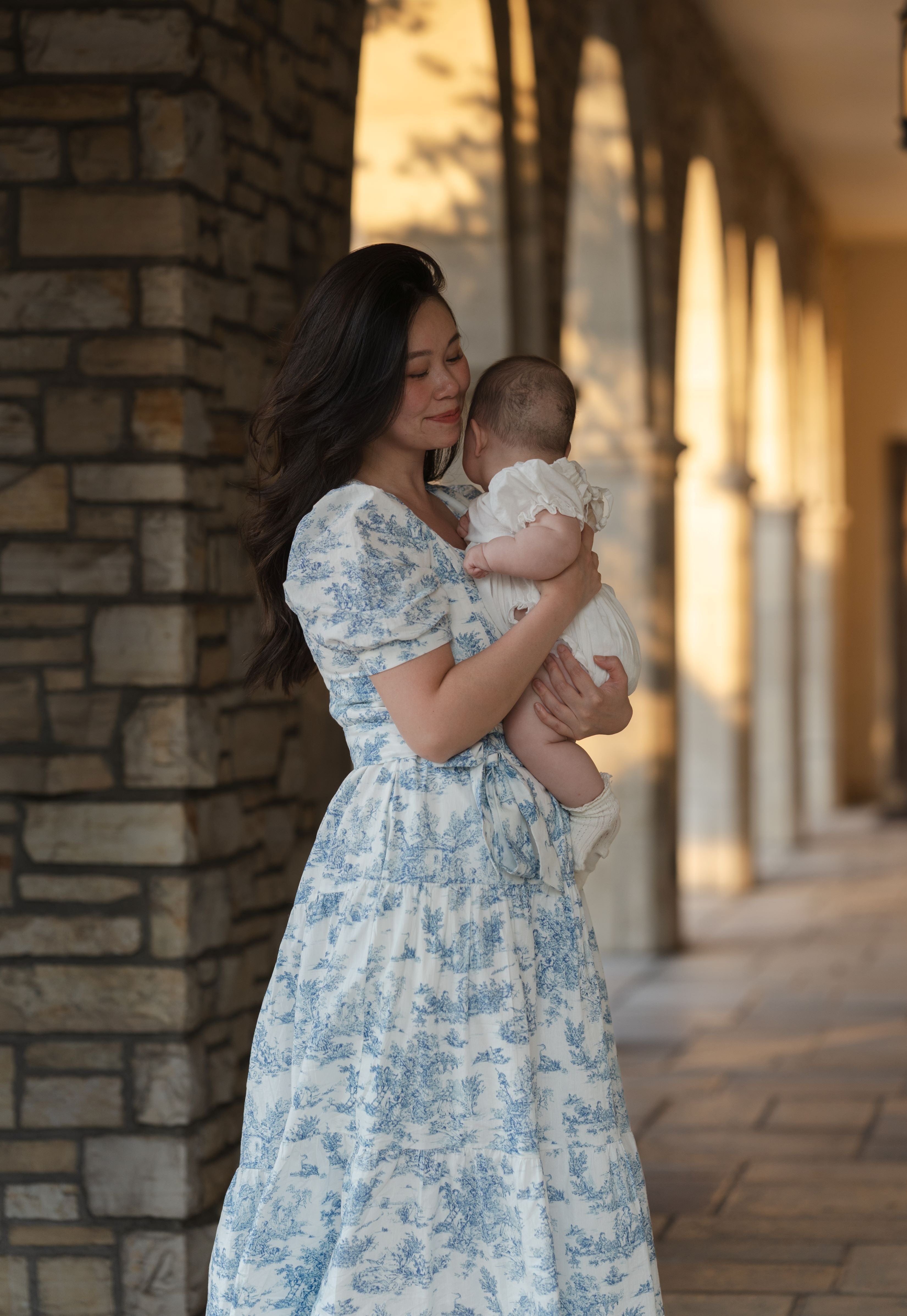 Versa Cotton Dress with Nursing Zippers in Vintage Blue Toile