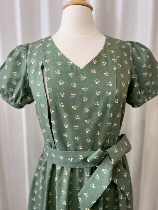 *Sample*Charming Cotton Dress with Nursing Zippers in Green Floral