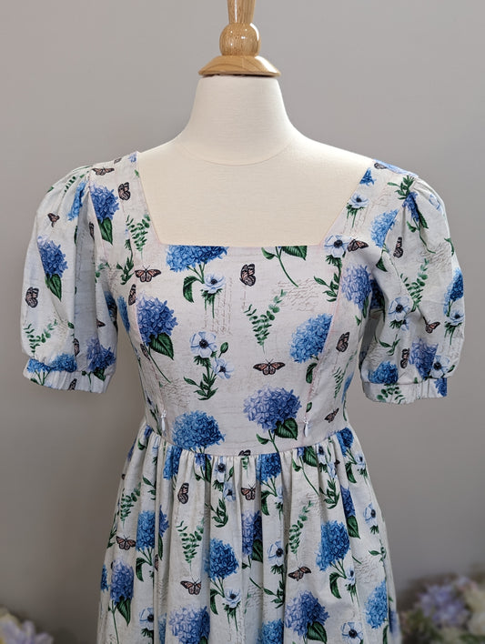 Sample women's dress in Hydrangeas (with nursing zippers), size S