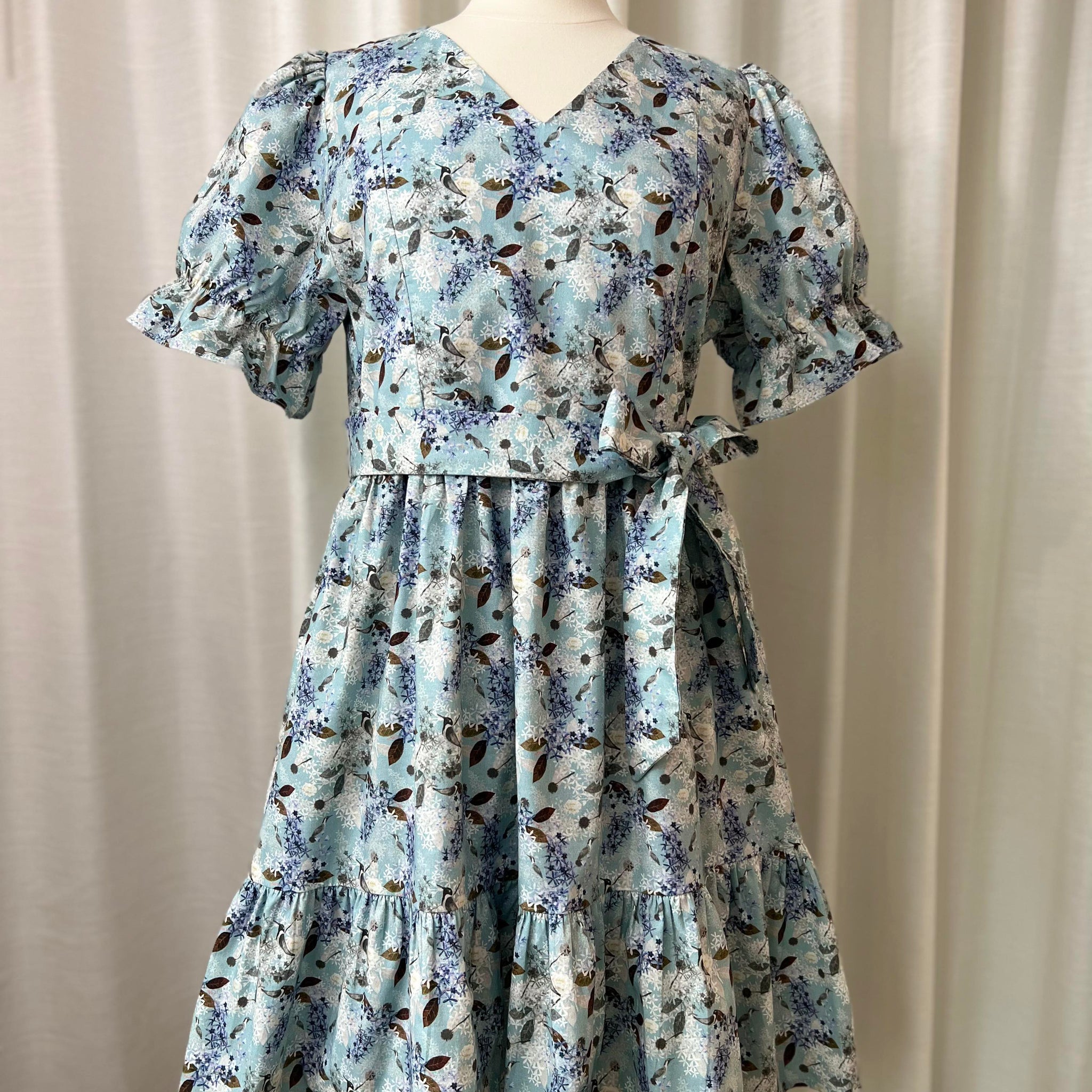 All day dress with nursing zippers in blue, knee-length, relaxed fit, size XXL