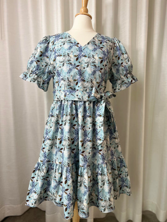 All day dress with nursing zippers in blue, knee-length, relaxed fit, size XXL