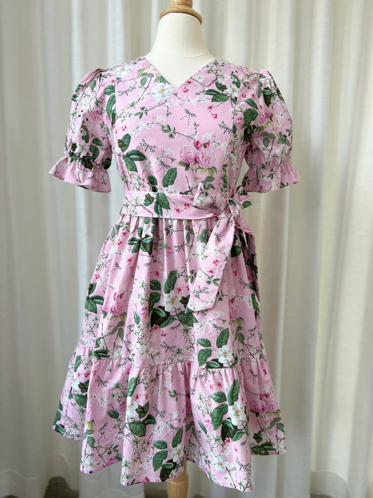 All day dress with nursing zippers in floral print, knee-length, relaxed fit, size L