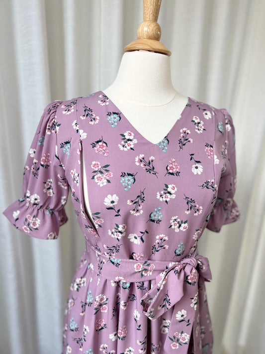 All day dress with nursing zippers in mini blooms, knee-length, relaxed fit, size L, XL